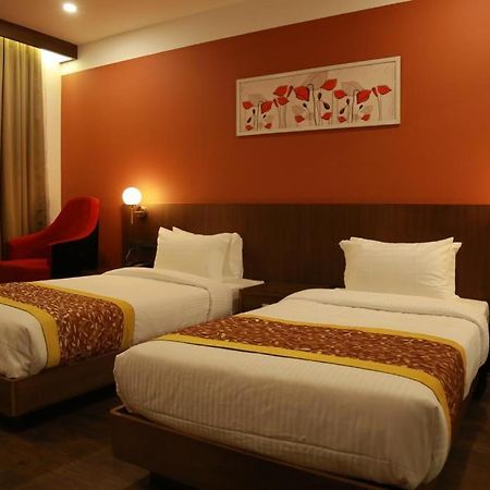 Hotel Sky Penta Residency Iritti Esterno foto