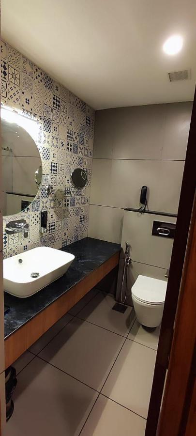 Hotel Sky Penta Residency Iritti Esterno foto